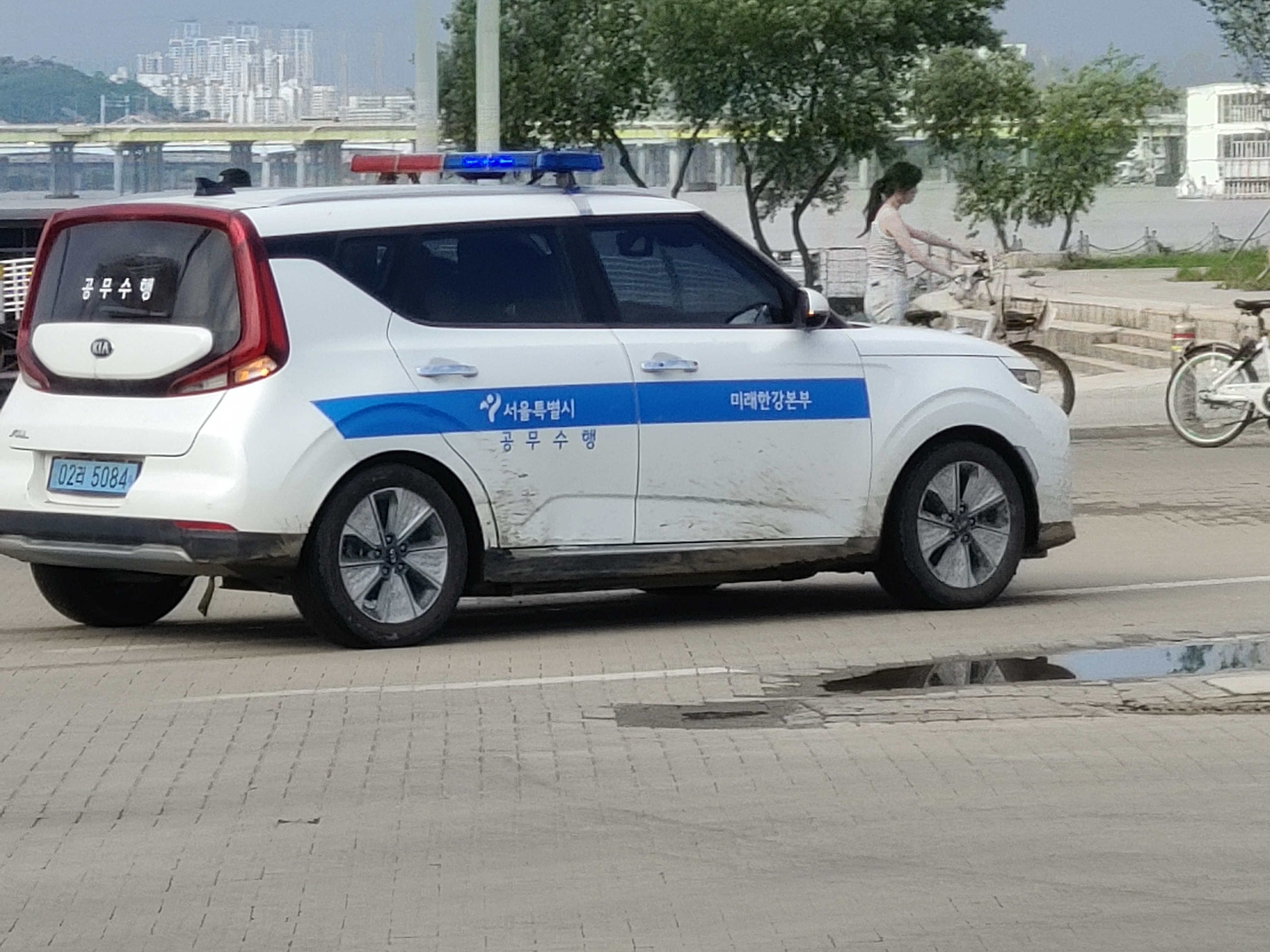 한강 차량.jpg